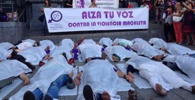 Acto de protesta contra la violencia machista en Zaragoza. Imagen: @COFZgz