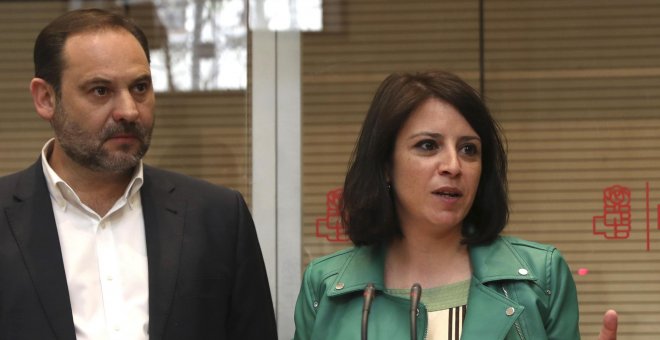 La diputada asturiana Adriana Lastra y el valenciano José Luis Ábalos, que serán la vicesecretaria general y el secretario de Organización del PSOE, respectivamente. EFE/J.J. Guillén