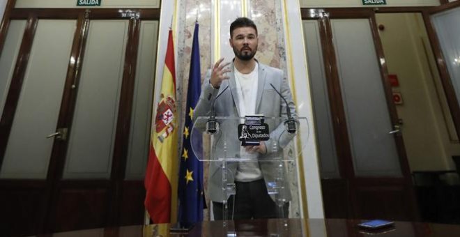 El portavoz de ERC en el Congreso, Gabriel Rufián,duran te su comparecencia ante los medios tras la sesión de control al Gobierno.EFE/Juan Carlos Hidalgo