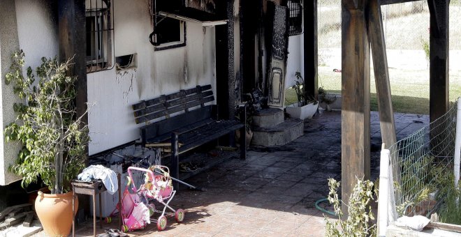 Foto de la vivienda donde ocurrió ayer el incendio de El Palmar, en Vejer (Cádiz) / EFE