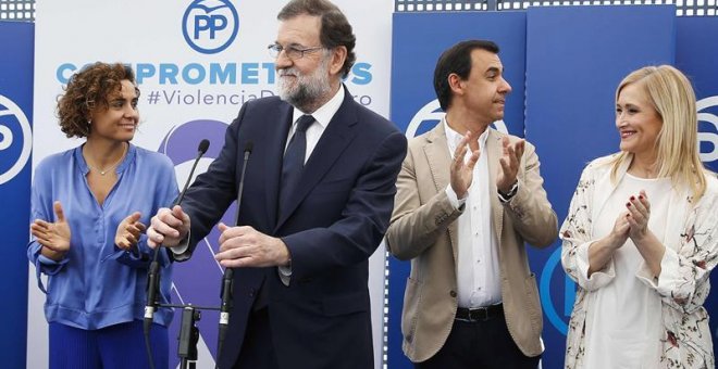 Mariano Rajoy junto a Dolors Montserrat, Cristina Cifuentes y Fernando Martínez-Maíllo  durante un acto de apoyo al Pacto de Estado contra la Violencia de Género. /EFE