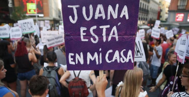 Concentración en la Plaza del Callao de Madrid bajo el lema "Todas somos Juana" , en apoyo a Juana Rivas. EFE/Mariscal