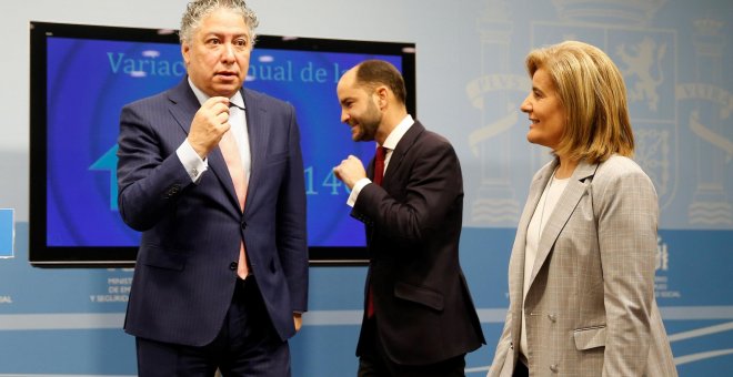 La ministra de Empleo, Fátima Báñez, junto a los secretarios de Estado de Empleo y de Seguridad Social, Juan Pablo Riesgo (c) y Tomás Burgos (i), respectivamente, durante la presentación de los últimos datos de paro registrado. EFE/ Paco Campos