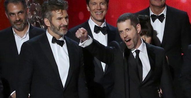 David Benioff y D.B. Weiss, durante una gala de los Emmy. REUTERS