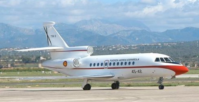 La cruz de San Andrés sobre un avión de la Fuerxa Aérea Española.