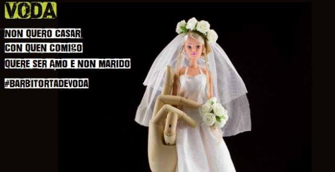 "Boda. No me quiero casar con quien conmigo quiere ser amo y no marido", es el pie de foto de una de las piezas de la muestra. Diputación de Pontevedra