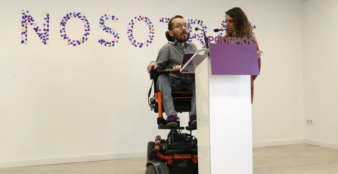 Los portavoces de Podemos, Pablo Echenique y Noelia Vera durante la rueda de prensa posterior a la reunión del Consejo de Coordinación del partido celebrada en Madrid. EFE/Ballesteros