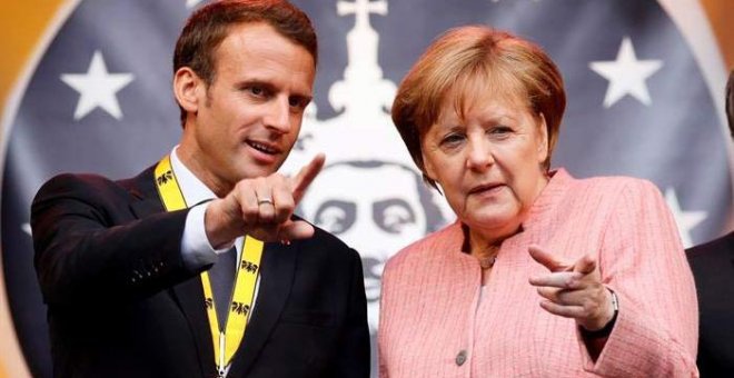 Merkel y Macron en Aquisgrán. (RONALD WITTEK | EFE)