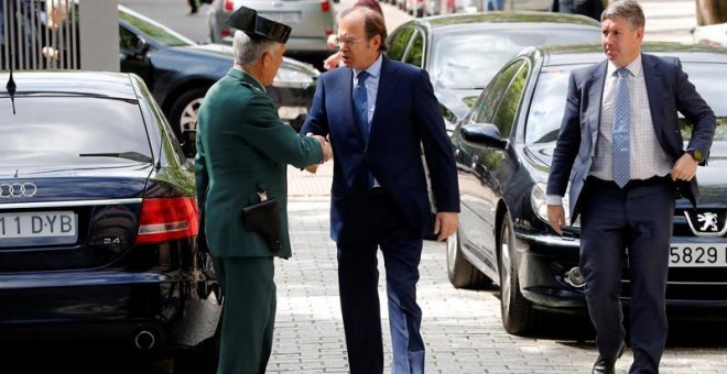 El presidente del Senado, Pío García-Escudero y presidente del PP de Madrid, a su llegada al pleno de investidura de Ángel Garrido. EFE/ Chema Moya Foto del 17/05/2018