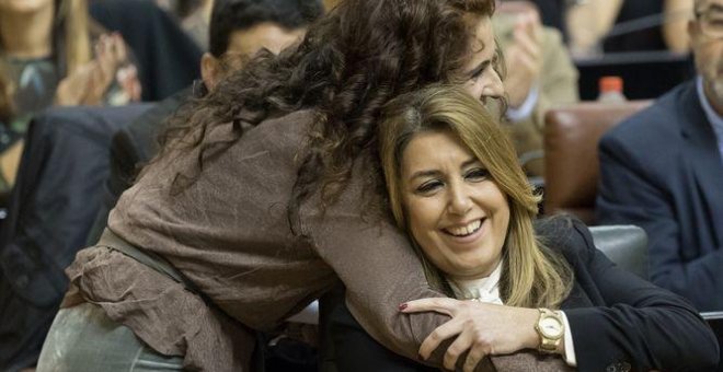La nueva ministra Montero abraza a Susana Díaz.