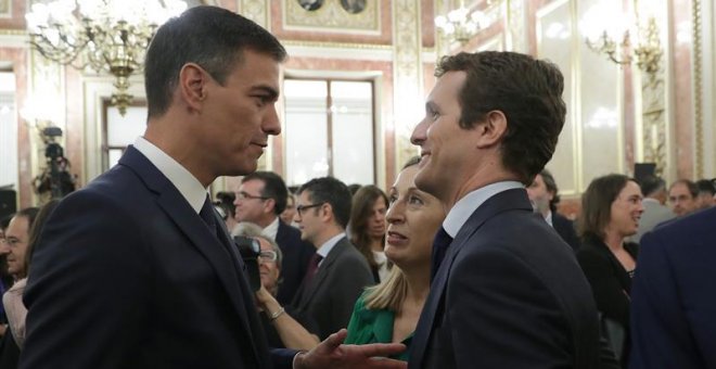 El presidente del Gobierno, Pedro Sánchez, la presidenta del Congreso, Ana Pastor,c., y el presidente del PP, Pablo Casado. - EFE