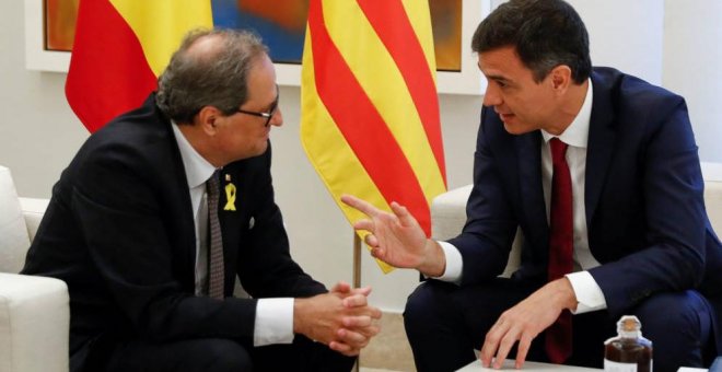 Pedro Sánchez, junto con el 'president' Quim Torra, durante su reunión en La Moncloa, este 9 de julio. (EFE)