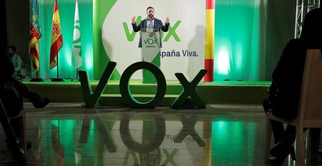 El presidente de Vox, Santiago Abascal, durante su intervención en el acto público que protagoniza en un restaurante de Alboraya (Valencia). /EFE