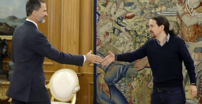El Rey Juan Carlos y Pablo Iglesias en la Zarzuela / Imagen de archivo - EFE
