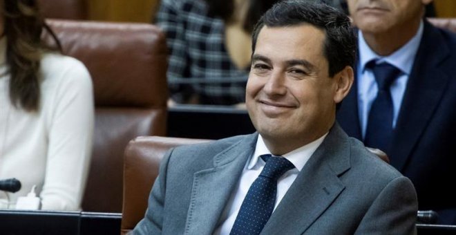 El líder de los populares andaluces, Juanma Marín, en su escaño durante la sesión constitutiva de la XI Legislatura del Parlamento de Andalucía en Sevilla, donde se ha elegido la Mesa de la Cámara, que estará presidida por la diputada de Ciudadanos Marta