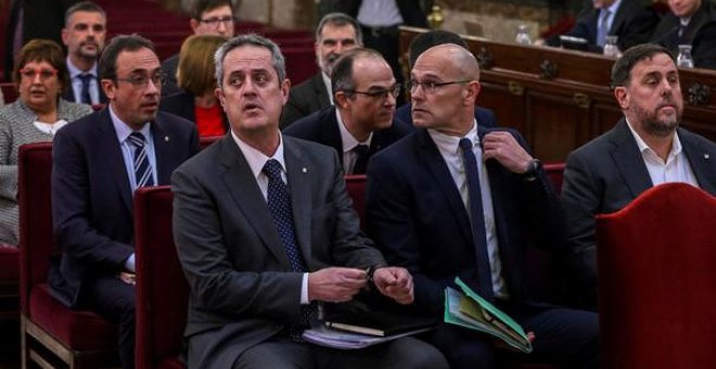 El vicepresident Oriol Junqueras (derecha) y otros líderes del procés, en el juicio contra los presos independentistas catalanes en el Tribunal Supremo. / EFE