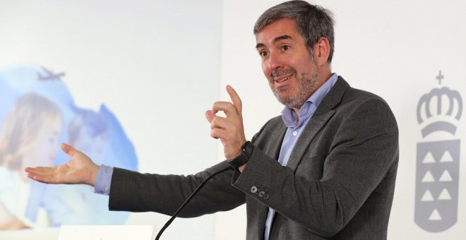 El presidente del Gobierno de Canarias, Fernando Clavijo, durante una rueda de prensa tras la reunión del Consejo de Gobierno. EFE/Elvira Urquijo A.