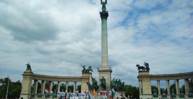Plaza de los Héroes de Budapest, en la que Orban dio su famosos discurso de 1989 Texto-Hungría o cómo desmontar un Estado de derecho dentro de la Unión Europea.