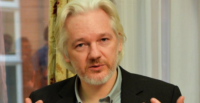 18/08/2014 - Julian Assange durante una conferencia de prensa en la embajada de Ecuador en el centro de Londres el 18 de agosto de 2014 | REUTERS/ John Stillwell