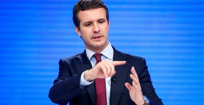 El presidente nacional del PP, Pablo Casado, durante la rueda de prensa posterior a la reunión del Comité Ejecutivo Nacional celebrada este lunes en la sede del partido, en Madrid. EFE/Emilio Naranjo