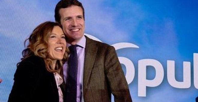 La candidata del PP a la alcaldía de Huesca, Ana Alós, con el presidente de su partido, Pablo Casado. PP