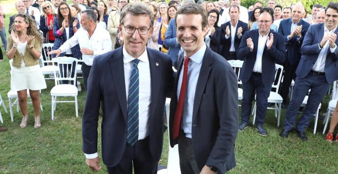 Pablo Casado junto al presidente de la Xunta de Galicia, Alberto Núñez Feijóo en Santiago de Compostela. EFE