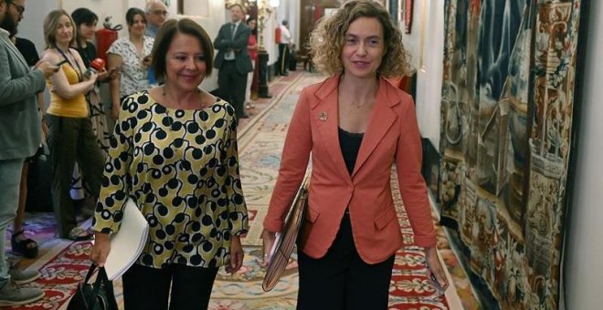 La presidenta del Congreso de los Diputados Meritxell Batet (d), a su llegada a la reunión de la Mesa del Congreso de los Diputa