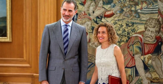 El rey Felipe VI durante la recepción a la presidenta del Congreso, Meritxell Batet, tras la investidura fallida de Pedro Sánchez como presidente del Gobierno. /EFE