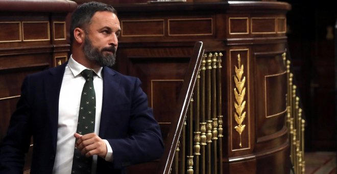 El presidente de Vox, Santiago Abascal, interviene  ante el Pleno del Congreso, donde la vicepresidenta en funciones, Carmen Calvo, ha comparecido para explicar la crisis del Open Arms. EFE/ Kiko Huesca