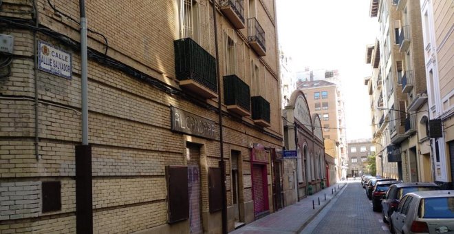 Placa de la calle Manuel Allué Salvador. E.B.