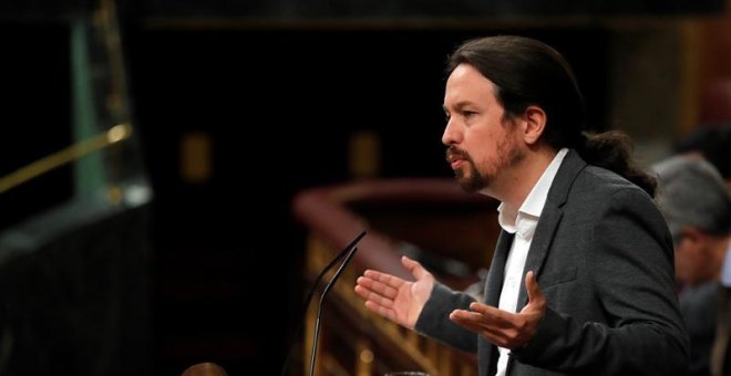 El secretario general de Podemos, Pablo Iglesias, en la tribuna del Congreso durante el pleno sobre las cumbres europeas. / EFE