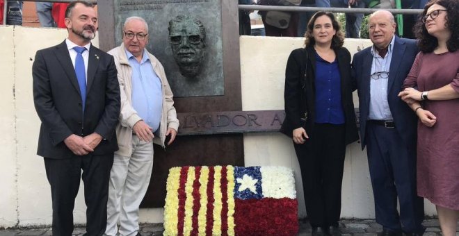 El conseller Alfred Bosch i l'alcaldessa Ada Colau en l'homenatge a Allende que s'ha fet a Barcelona. @exteriorscat