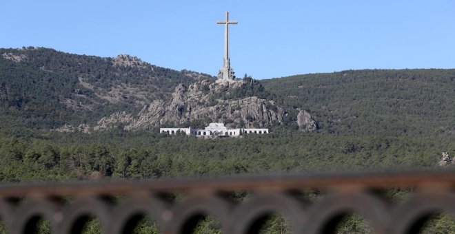 Vista del Valle de los Caídos, situado en el municipio madrileño de San Lorenzo de El Escorial, donde se encuentran enterrados los restos del dictador Francisco Franco. EFE/ Ángel Díaz