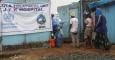 Personas con síntomas de tener el ébola llegan al hospital John F. Kennedy de Monrovia, Liberia.- EFE