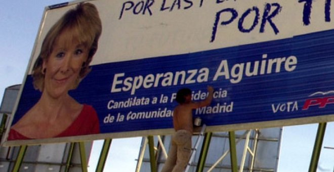 Valla publicitaria de Esperanza Aguirre durante la campaña autonómica de 2003.efe