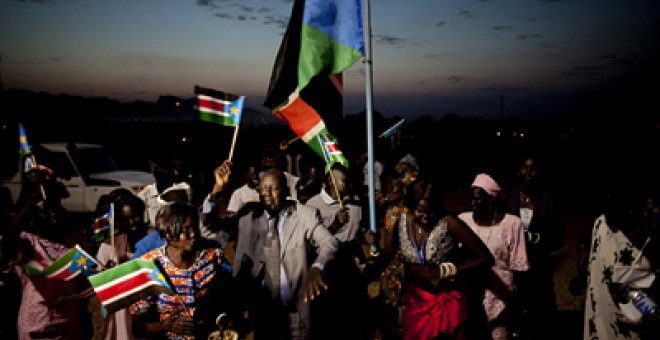 Sudaneses del Sur celebran ayer en Juba la independencia. - AP