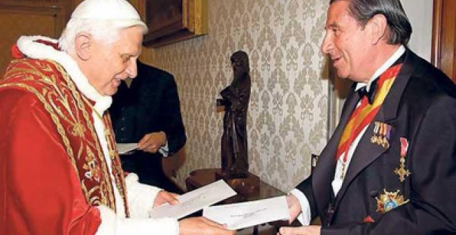 El Papa y Paco Vázquez. AGENCIAS
