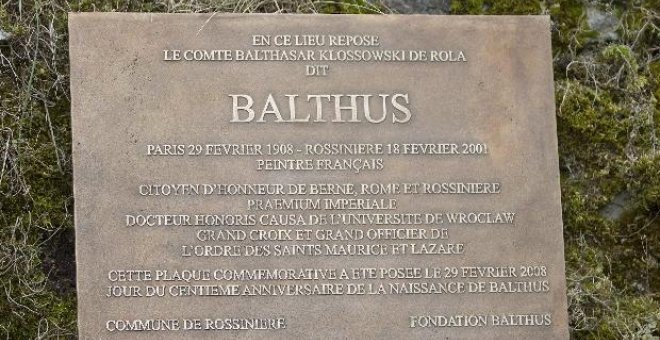 Placa conmemorativa del pintor Balthus en Rossiniere, Suiza. Balthazar Klossowski 'Balthus' nació el 29 de febrero de 1908 en París y falleció el 18 de febrero de 2001 en Rossiniere.