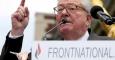 El líder del Frente Nacional, Jean-Marie le Pen, ofrece un discurso frente a la estatua de Juana de Arco al térmio de una concentración del partido en París (Francia), hoy 1 de mayo de 2008. Le Pen ha avisado del peligro de la política liberal del preside