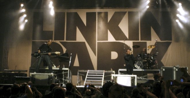 El grupo californiano Linkin Park, durante su actuación esta noche en el Festimad Sur 2008.