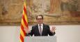 El presidente catalán, Artur Mas, durante la comperencia que ha ofrecido esta noche en el Palau de la Generalitat, tras la reunión que ha mantenido con el lider de ERC, Oriol Junqueras. EFE