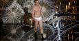 El actor Neil Patrick Harris al quedarse en calzoncillos en la gala de los Oscar. /REUTERS