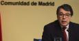 El presidente de la Comunidad de Madrid, Ignacio González, en la rueda de prensa convocada de urgencia este lunes, en la que ha denunciado un intento de "extorsión" policial / EFE