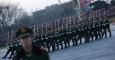 La Policía militar china custodia la entrada de la Asamblea Nacional Popular. - REUTERS