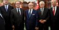 El Primer Ministro de Túnez Habib Essid, el presidente francés Francois Hollande, el presidente tunecino Beji Caid Essebsi, el presidente de Palestina Mahmoud Abbas y Mohamed Ennaceur de la asamblea tunecina./ REUTERS-Emmanuel Dunand/Pool