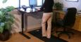 Puesto de trabajo con cinta para andar. /Treaddesk