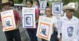 Varias personas piden justicia por el caso Ellacuría en El Salvador. EFE