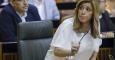 La presidenta de la Junta de Andalucía en funciones, Susana Díaz, emite su voto desde el escaño en la tercera votación para su investidura como presidenta celebrada  en el Parlamento andaluz en Sevilla. EFE/Julio Muñoz