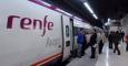 Un tren en la estación de Sants de Barcelona./ EFE