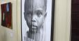 Vista de una de las obras que se pueden contemplar en la exposición "Arte para acabar con la exclavitud", un proyecto organizado por el Centro para la Concienciación Contra la Trata de Personas (HAART) que muestra en Nairobi, hasta el 30 de mayo, fotograf